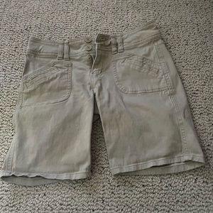 Khaki Bermuda shorts
